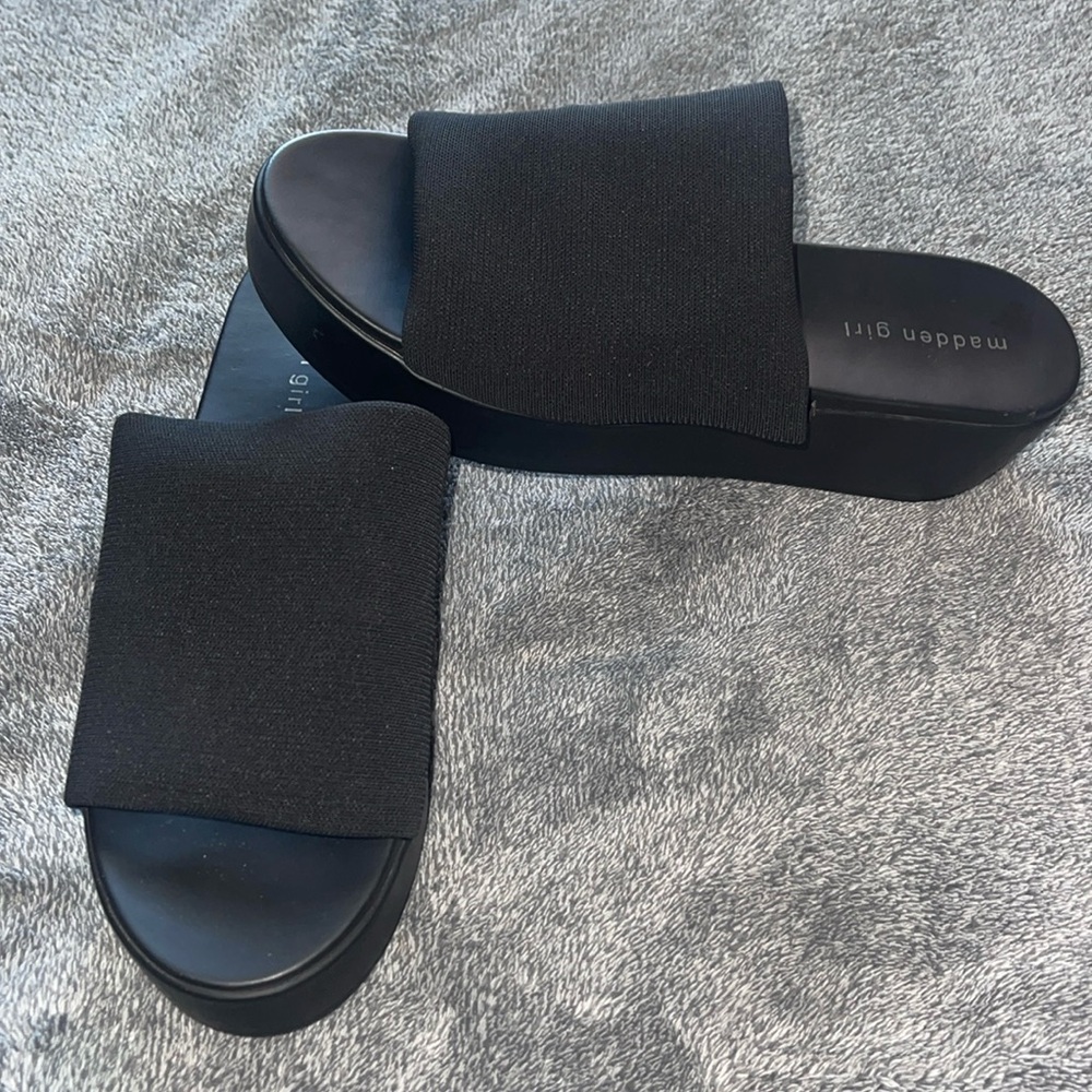 Madden Girl Womens Wesley Slip On Heeled Wedge Sandals